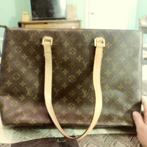  Louis Vuitton 

Purse